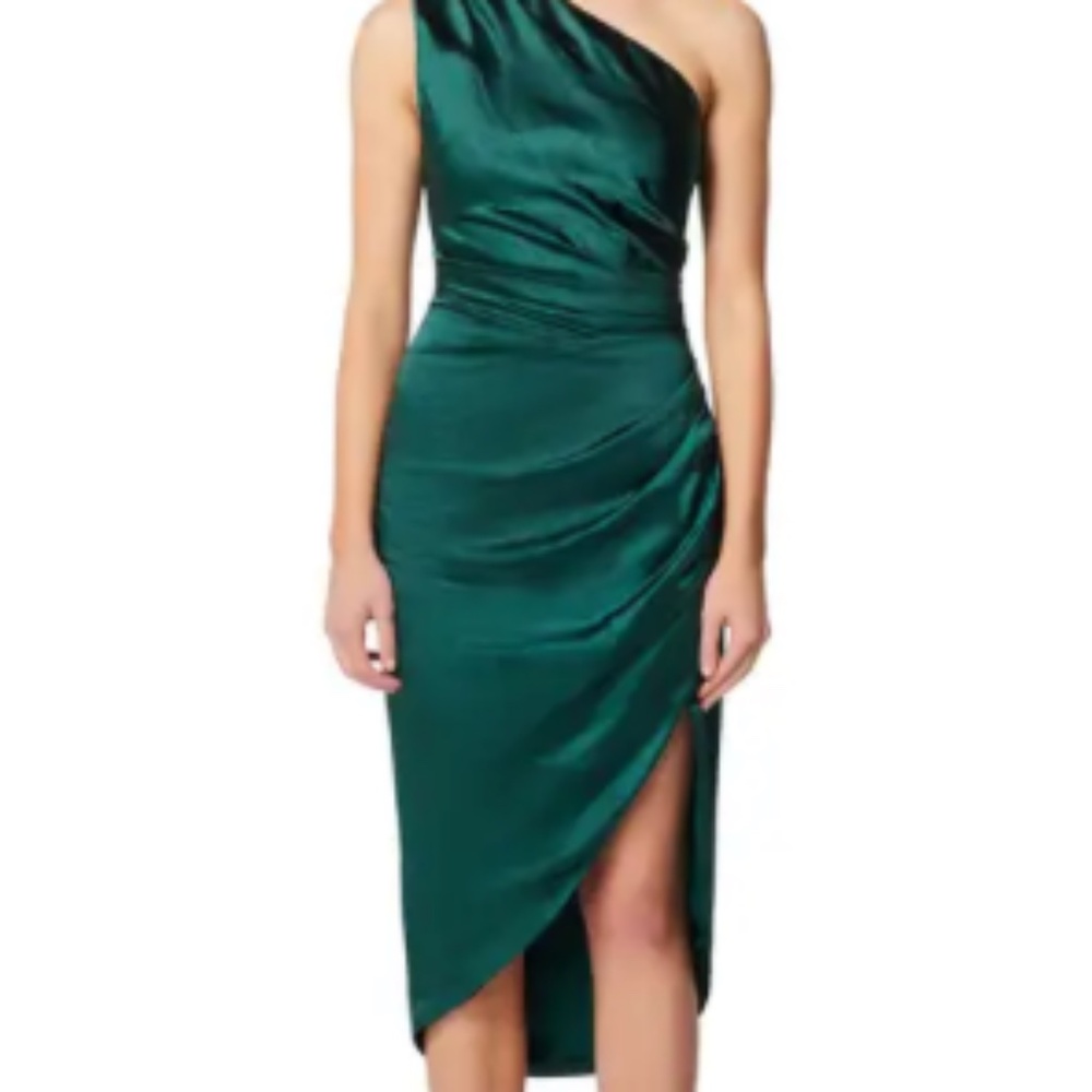 Elliatt Cassini One-Shoulder Dress